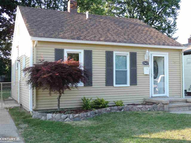 front view picture of 22627 Lake Drive, Saint Clair Shores, MI. 48082