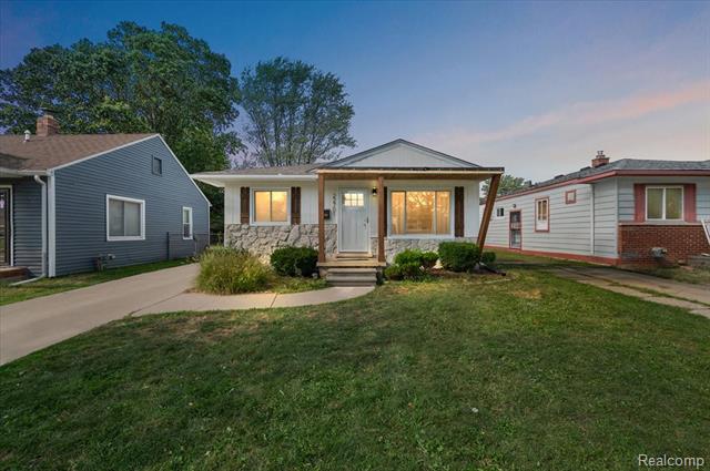 front view picture of 22701 Lake Drive, Saint Clair Shores, MI. 48082