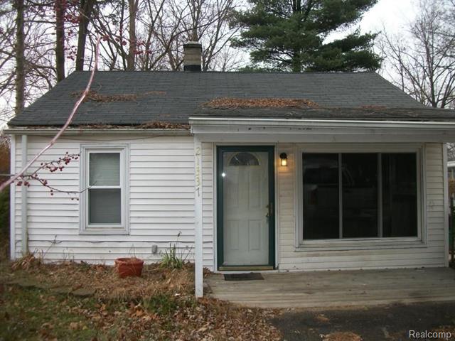 front view picture of 21337 Inkster Rd, Farmington, MI. 48336