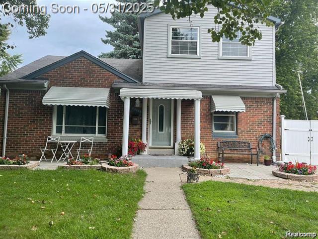 front view picture of 29288 Park, Roseville, MI. 48066