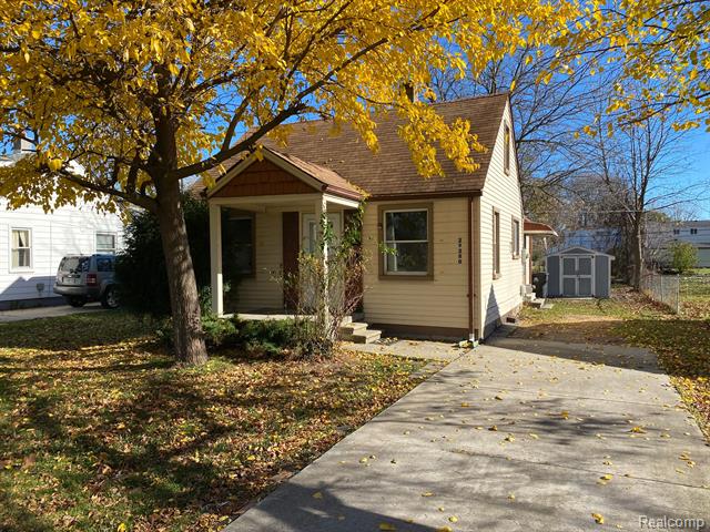 front view picture of 29280 Coolidge, Roseville, MI. 48066