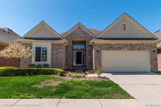 front view picture of 30229 Bradmore Rd, Warren, MI. 48092
