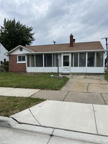 front view picture of 19351 Eastland, Roseville, MI. 48066