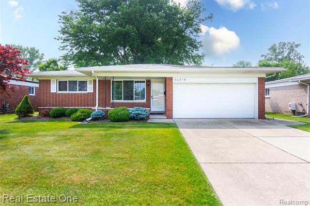 front view picture of 30319 Warner, Warren, MI. 48092