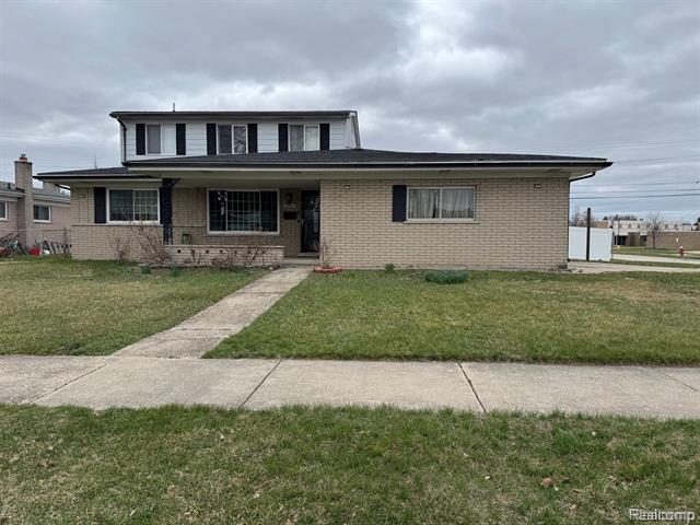 front view picture of 30347 Dell Lane, Warren, MI. 48092