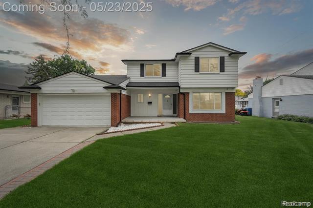 front view picture of 30306 Gruenburg, Warren, MI. 48092