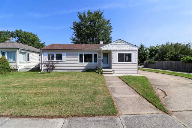 front view picture of 22621 Garfield, Saint Clair Shores, MI. 48082