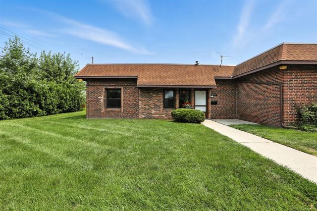 front view picture of 22717 Garfield St, Saint Clair Shores, MI. 48082