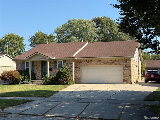 front view picture of 29824 Gloria, Saint Clair Shores, MI. 48082
