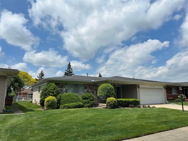 front view picture of 30103 Blancke, Warren, MI. 48093