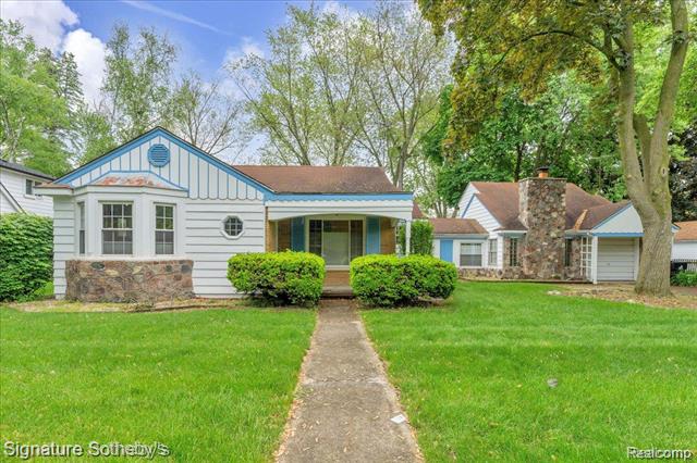 front view picture of 21218 Saint Francis Ave, Farmington, MI. 48336