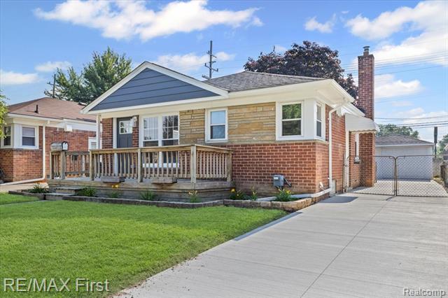 front view picture of 29924 Taylor, Saint Clair Shores, MI. 48082