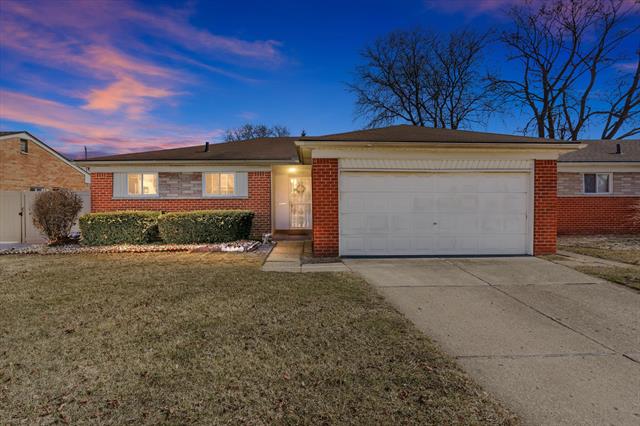 front view picture of 30106 Flanders, Warren, MI. 48088