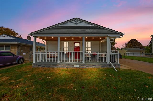 front view picture of 22913 Lake Drive, Saint Clair Shores, MI. 48082