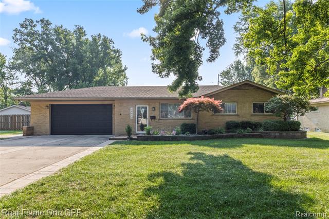 front view picture of 29812 Elmgrove, Saint Clair Shores, MI. 48082