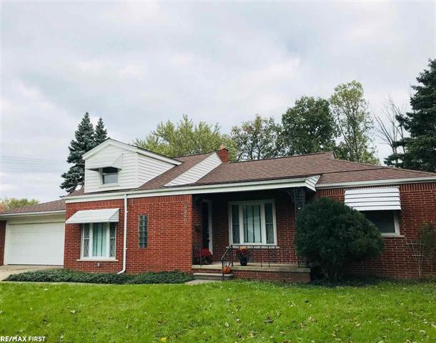 front view picture of 29940 Elmgrove, Saint Clair Shores, MI. 48082
