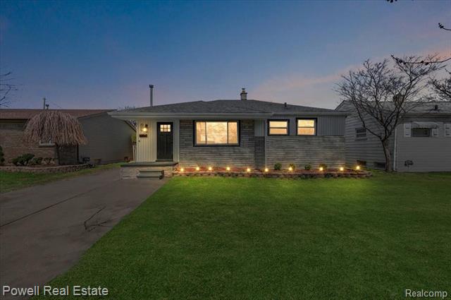 front view picture of 17251 Eastland, Roseville, MI. 48066