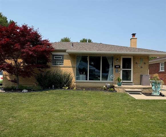 front view picture of 22919 Lincoln, Saint Clair Shores, MI. 48082