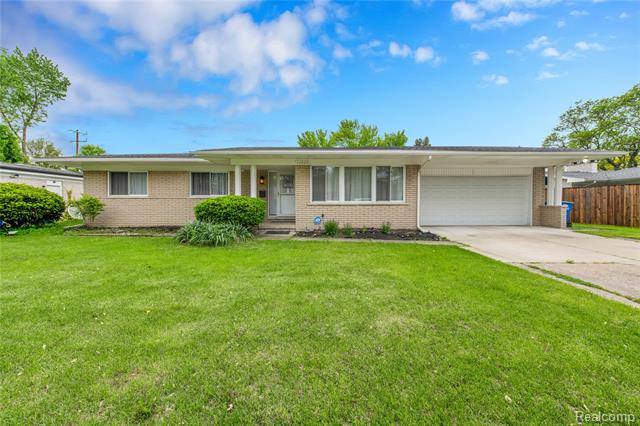 front view picture of 11030 Olive, Warren, MI. 48093