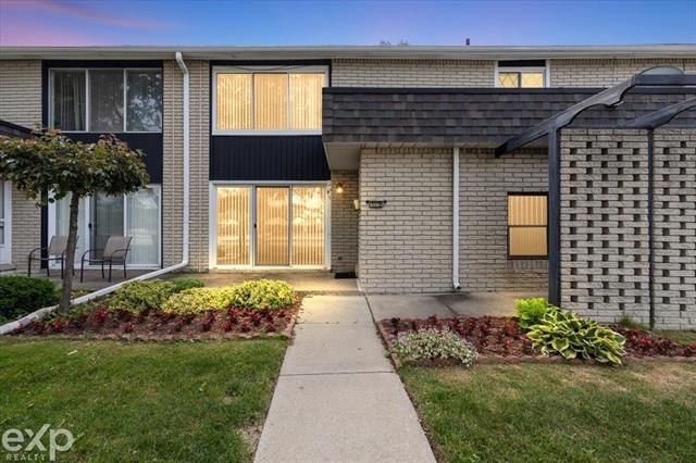 front view picture of 8200 Karam Blvd, Warren, MI. 48093