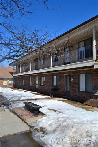 front view picture of 30010 Utica Rd, Roseville, MI. 48066