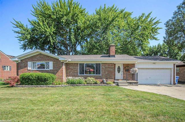 front view picture of 11127 Olive, Warren, MI. 48093
