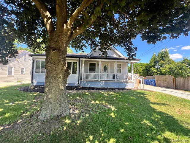 front view picture of 30820 Longview, Warren, MI. 48093