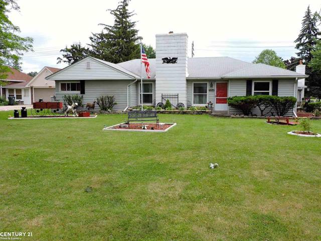 front view picture of 30260 Harper, Saint Clair Shores, MI. 48082