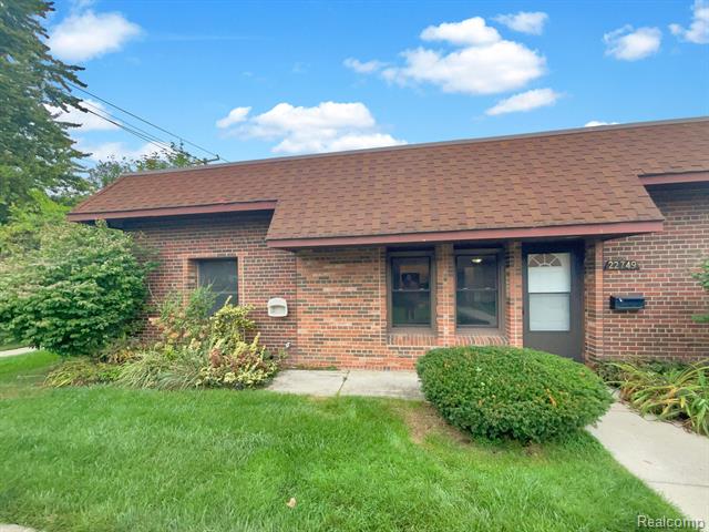 front view picture of 22749 Garfield St, Saint Clair Shores, MI. 48082
