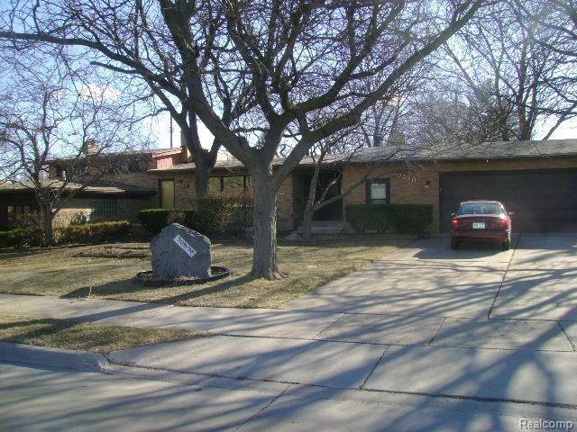 front view picture of 30590 Lorraine, Warren, MI. 48093