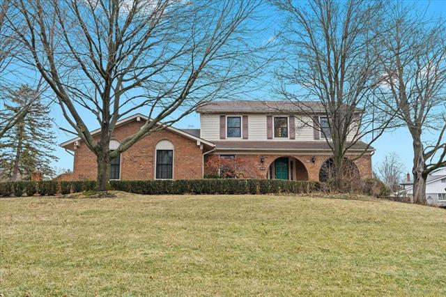 front view picture of 36450 Parklane Cir, Farmington, MI. 48335