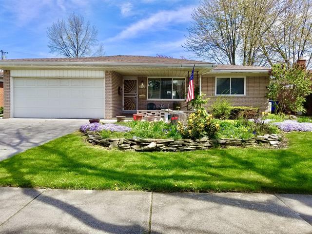 front view picture of 30740 Roselawn, Warren, MI. 48088