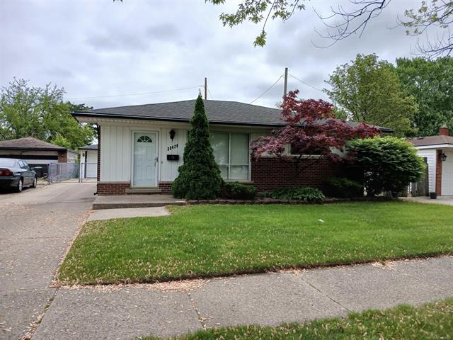 front view picture of 30428 Hayes, Roseville, MI. 48066