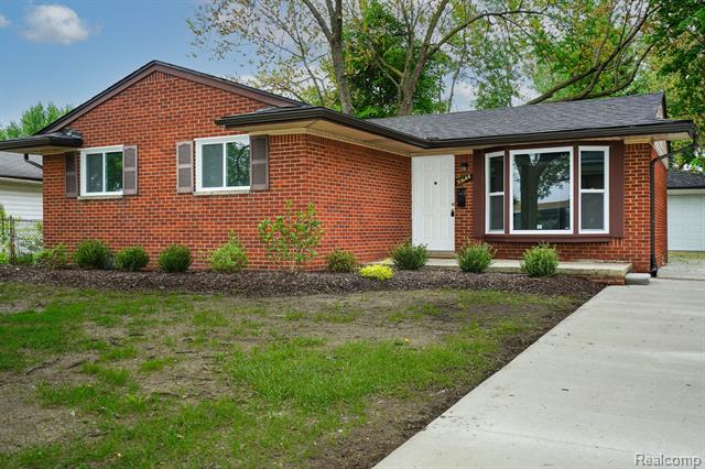 front view picture of 30644 Hayes, Roseville, MI. 48066