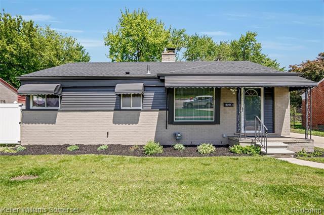 front view picture of 5367 13 Mile Rd, Warren, MI. 48092