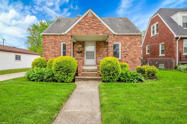 front view picture of 22932 Hoffman, Saint Clair Shores, MI. 48082