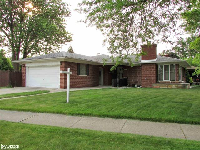 front view picture of 21250 Evergreen, Saint Clair Shores, MI. 48082