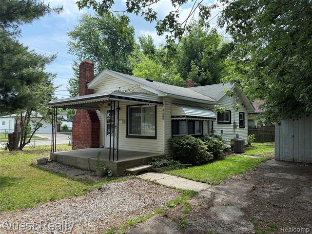 front view picture of 21738 Evergreen, Saint Clair Shores, MI. 48082
