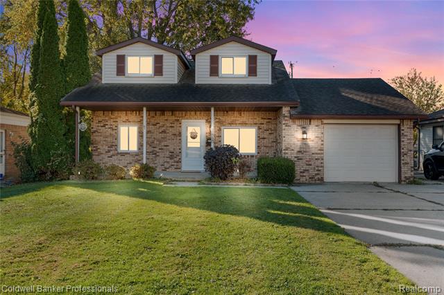 front view picture of 21720 Evergreen, Saint Clair Shores, MI. 48082