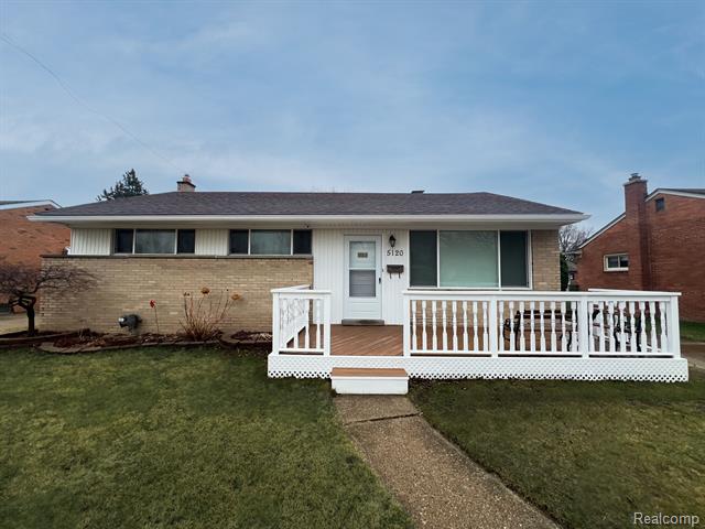 front view picture of 5120 Canterbury, Warren, MI. 48092