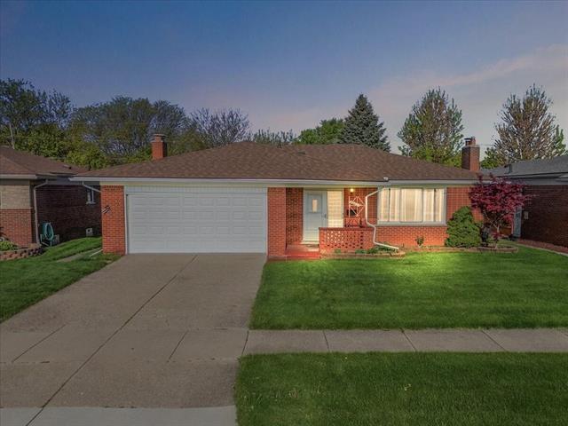 front view picture of 30657 Moulin, Warren, MI. 48088