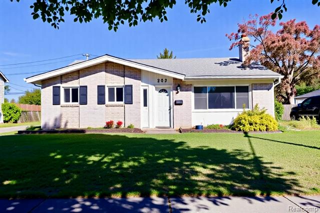 front view picture of 4519 Reader, Warren, MI. 48092