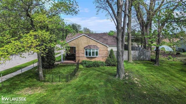 front view picture of 30430 Park, Roseville, MI. 48066