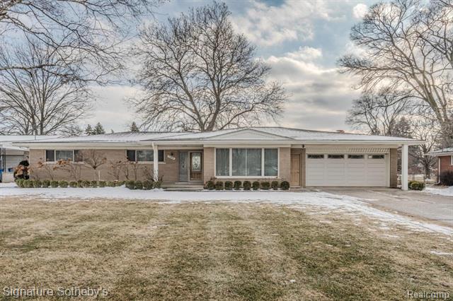 front view picture of 11416 13 Mile Rd, Warren, MI. 48093