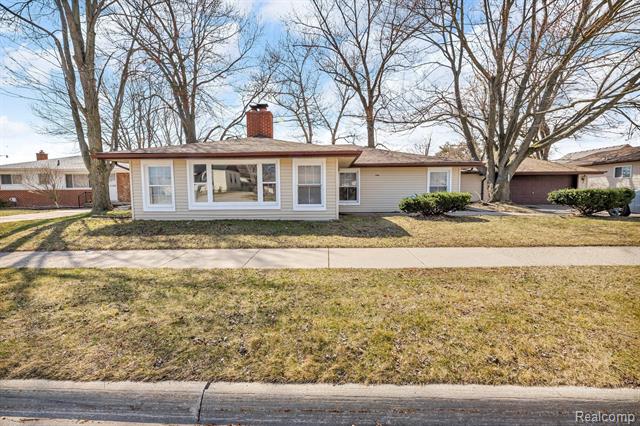 front view picture of 22810 13 Mile Rd, Saint Clair Shores, MI. 48082