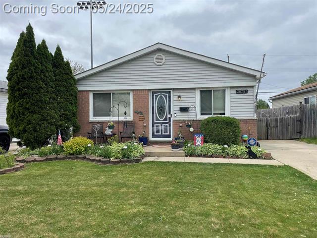 front view picture of 30787 Normal, Roseville, MI. 48066