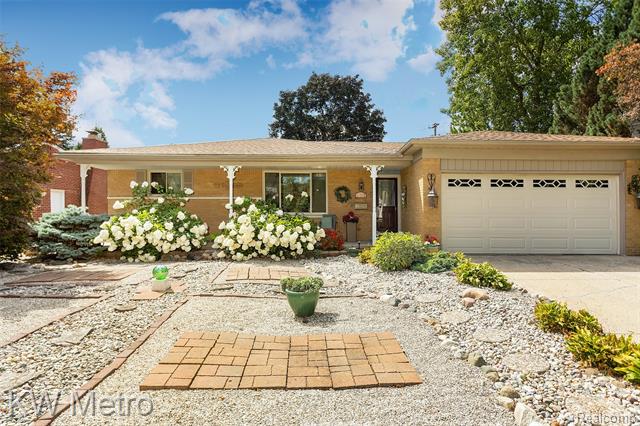 front view picture of 31423 Shaw, Warren, MI. 48093