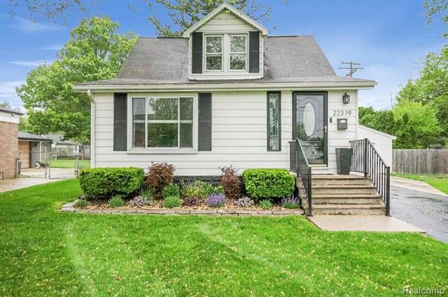 front view picture of 22319 Violet, Saint Clair Shores, MI. 48082