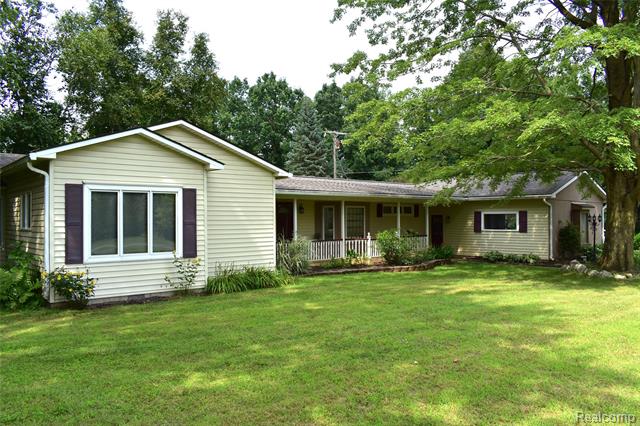 front view picture of 50666 W 9 Mile Rd, Novi, MI. 48374