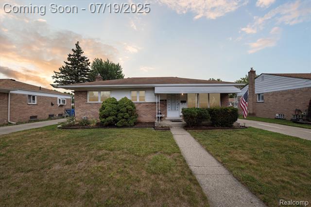 front view picture of 31320 Newport, Warren, MI. 48088